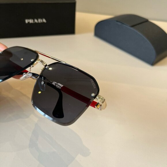 Prada polarized sunglasses - Picture 7 of 9